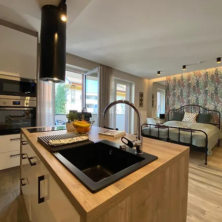 T27 Free Parking Ingyenes Zart Parkolo アパート *