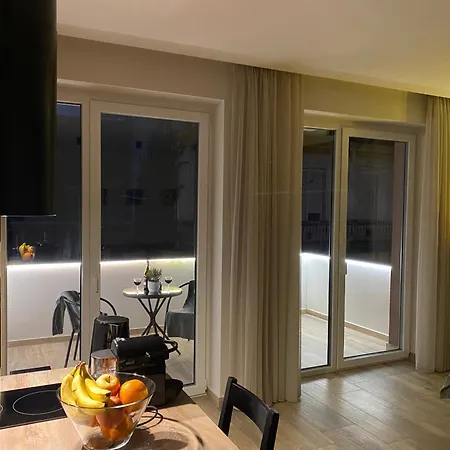 T27 - With Free Parking And Large Balcony Γκιόρ