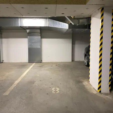 T27 Free Parking Ingyenes Zart Parkolo アパート
