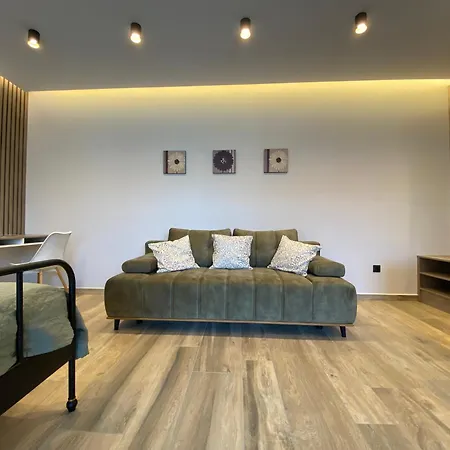 T27 - With Free Parking And Large Balcony